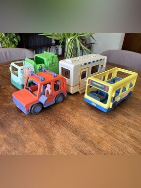 Kids Bluey toy vehicle bundle set